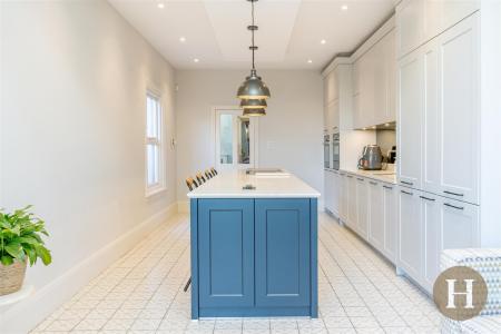 Hadleigh Estate Agents-21.jpg