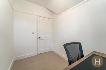 Hadleigh Estate Agents-27.jpg