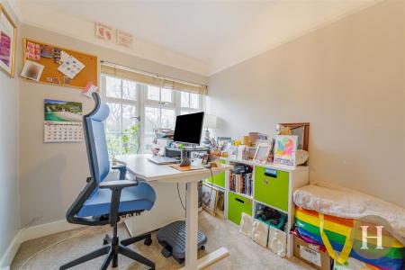 Hadleigh Estate Agents-20.jpg