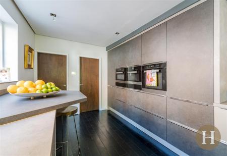 Hadleigh Estate Agents-16.jpg