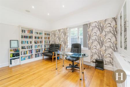 Hadleigh Estate Agents-17.jpg