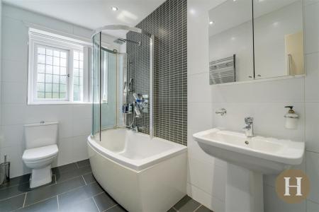 Hadleigh Estate Agents-70.jpg