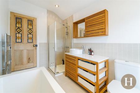 Hadleigh Estate Agents-32.jpg