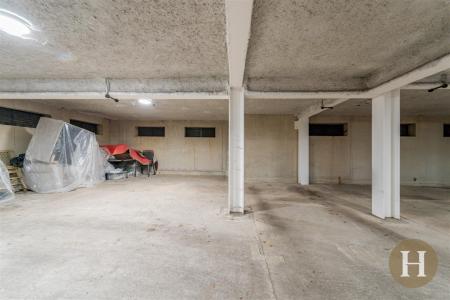 Hadleigh Estate Agents-30.jpg