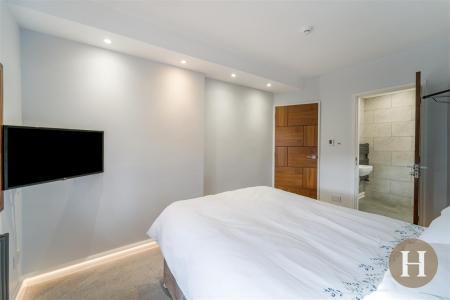 Hadleigh Estate Agents-34.jpg