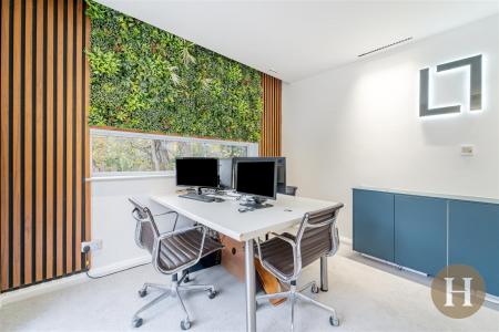 Hadleigh Estate Agents-60.jpg