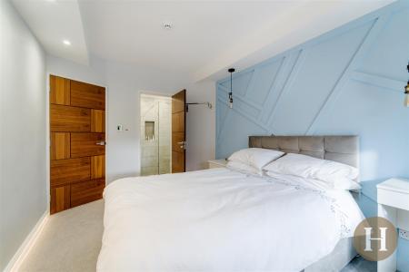 Hadleigh Estate Agents-33.jpg