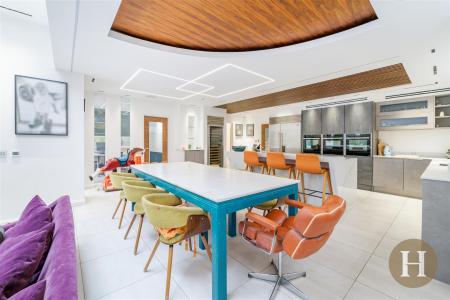 Hadleigh Estate Agents-53.jpg