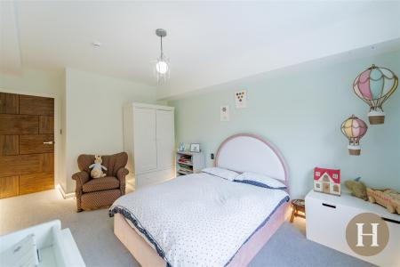 Hadleigh Estate Agents-28.jpg