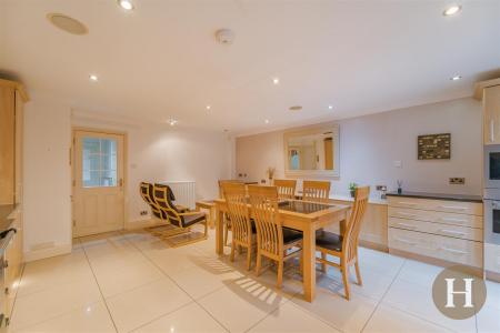 Hadleigh Estate Agents-5.jpg