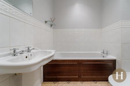 Hadleigh Estate Agents-33.jpg