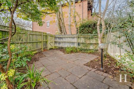 Hadleigh Estate Agents-46.jpg