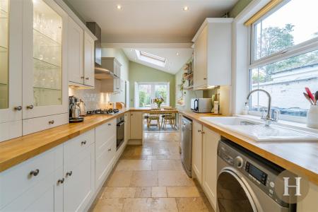 Hadleigh Estate Agents-20.jpg