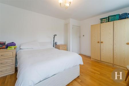 Hadleigh Estate Agents-28.jpg