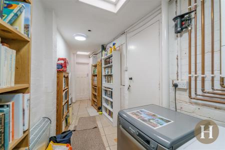 Hadleigh Estate Agents-20.jpg