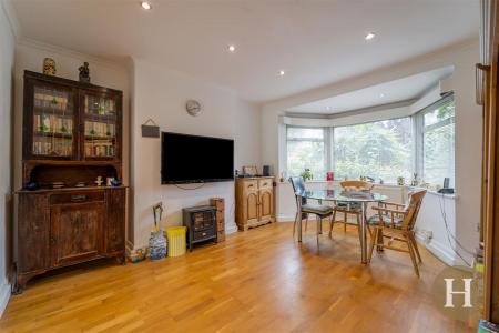 Hadleigh Estate Agents-2.jpg