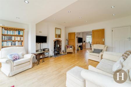 Hadleigh Estate Agents-7.jpg