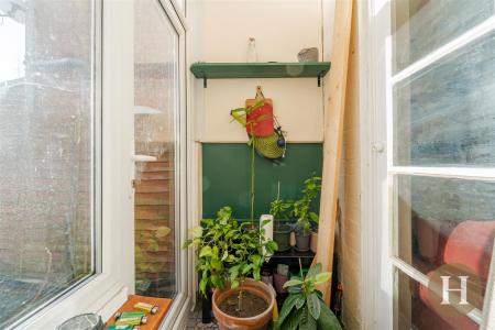 Hadleigh Estate Agents-24.jpg