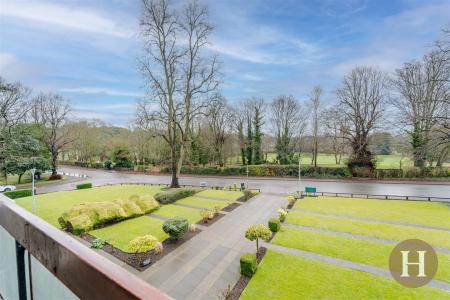 Hadleigh Estate Agents-20.jpg