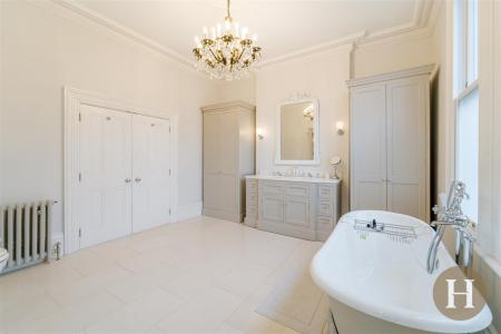 Hadleigh Estate Agents-56.jpg