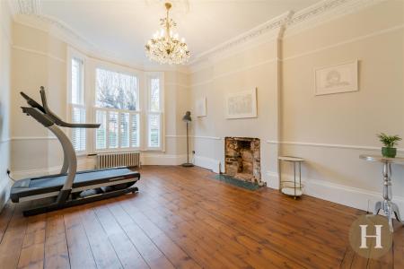 Hadleigh Estate Agents-1.jpg