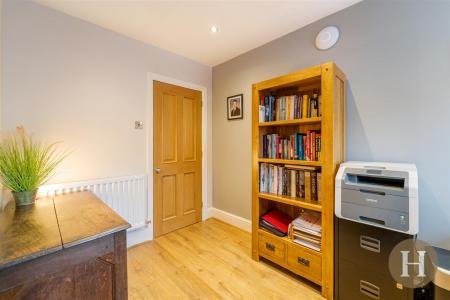 Hadleigh Estate Agents-12.jpg