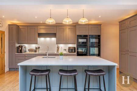 Hadleigh Estate Agents-37.jpg