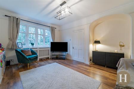 Hadleigh Estate Agents-6.jpg