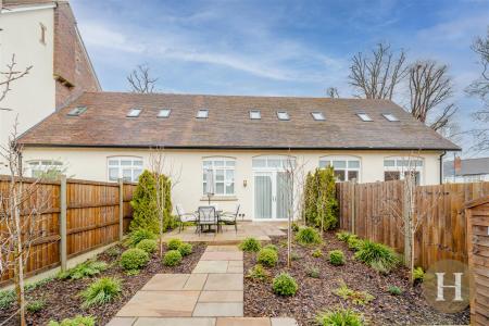 Hadleigh Estate Agents-33.jpg