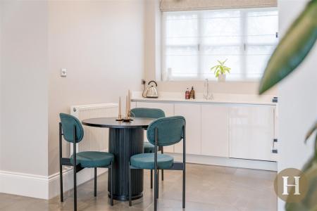 Hadleigh Estate Agents-17.jpg