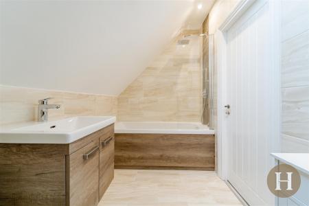 Hadleigh Estate Agents-30.jpg