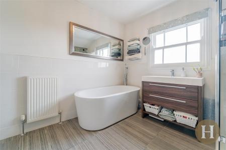 Hadleigh Estate Agents-31.jpg