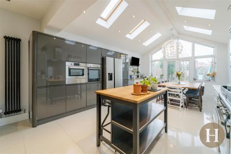 Hadleigh Estate Agents-24.jpg