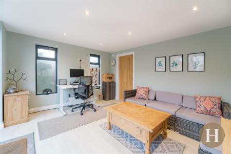 Hadleigh Estate Agents-53.jpg