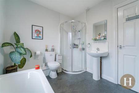 Hadleigh Estate Agents-17.jpg