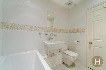 Hadleigh Estate Agents-21.jpg