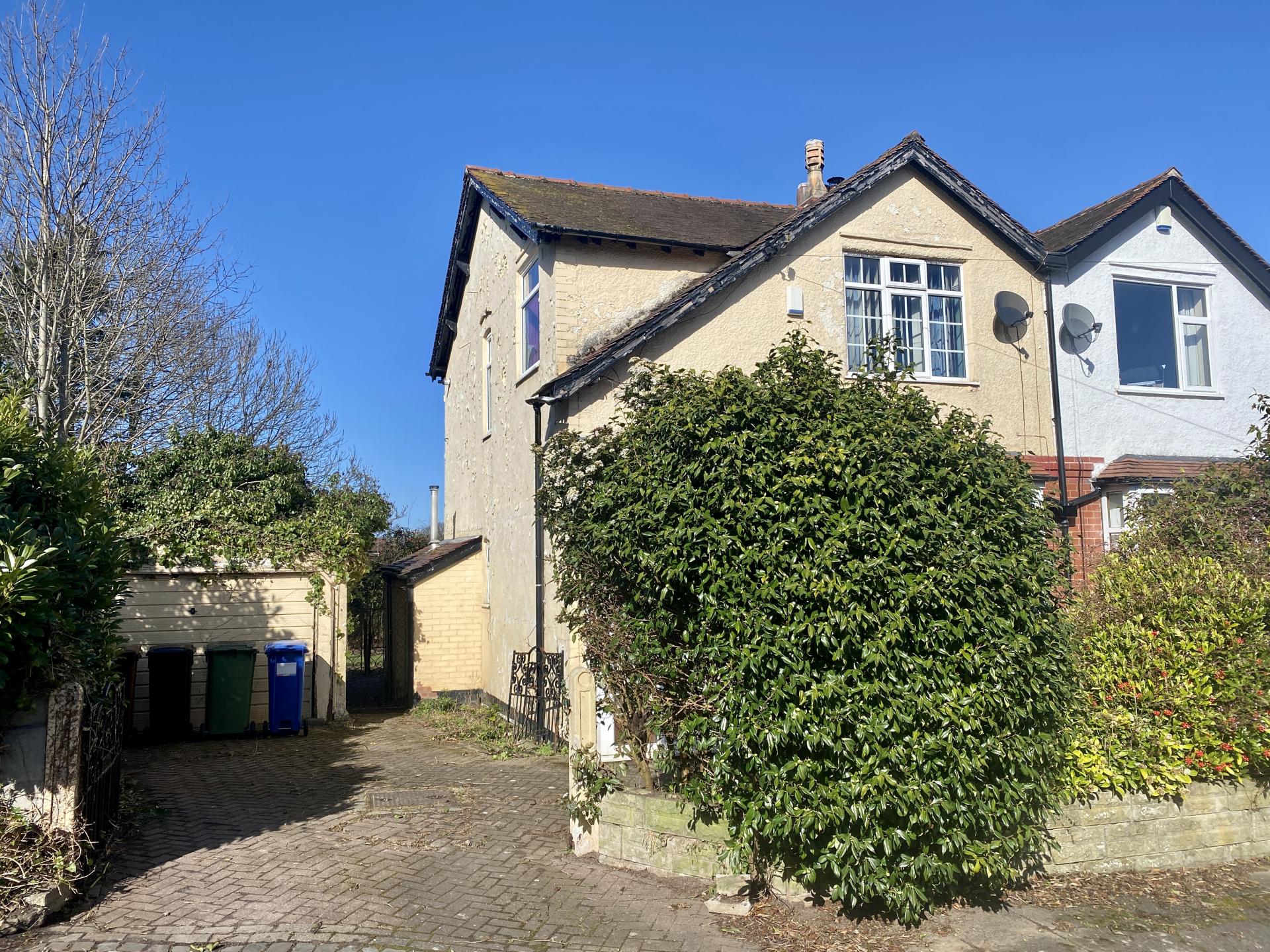3 bedroom SemiDetached House for sale in Cheadle