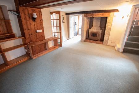 Sitting/dining room