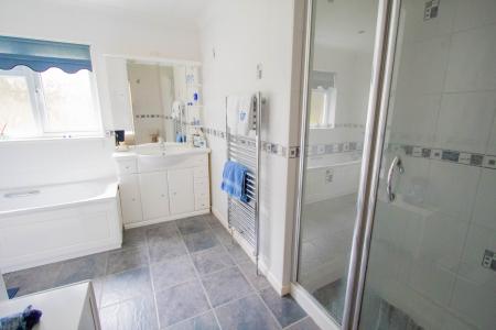 Bath & Shower room