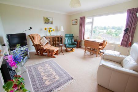 Sitting/dining room