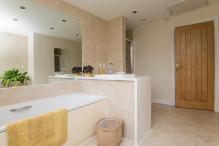 Bath & Shower room