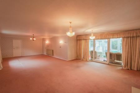 Sitting/dining room