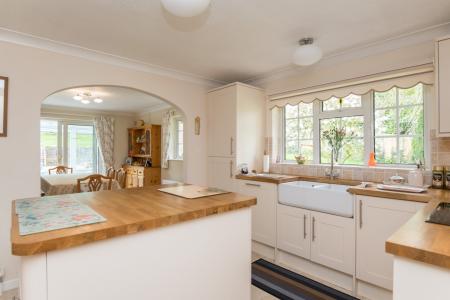 Kitchen/Breakfast Room