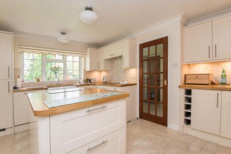 Kitchen/Breakfast Room