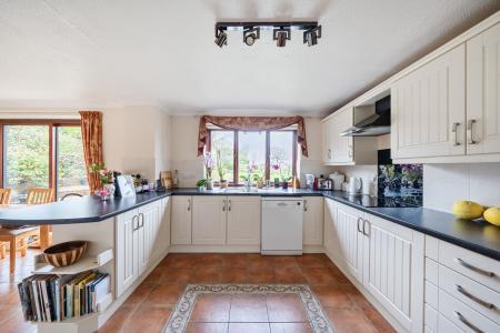 Kitchen/Breakfast Room