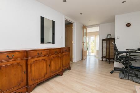 Guest suite sitting room