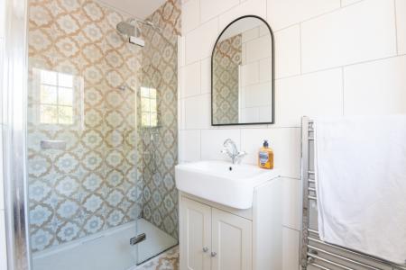 Ensuite shower room