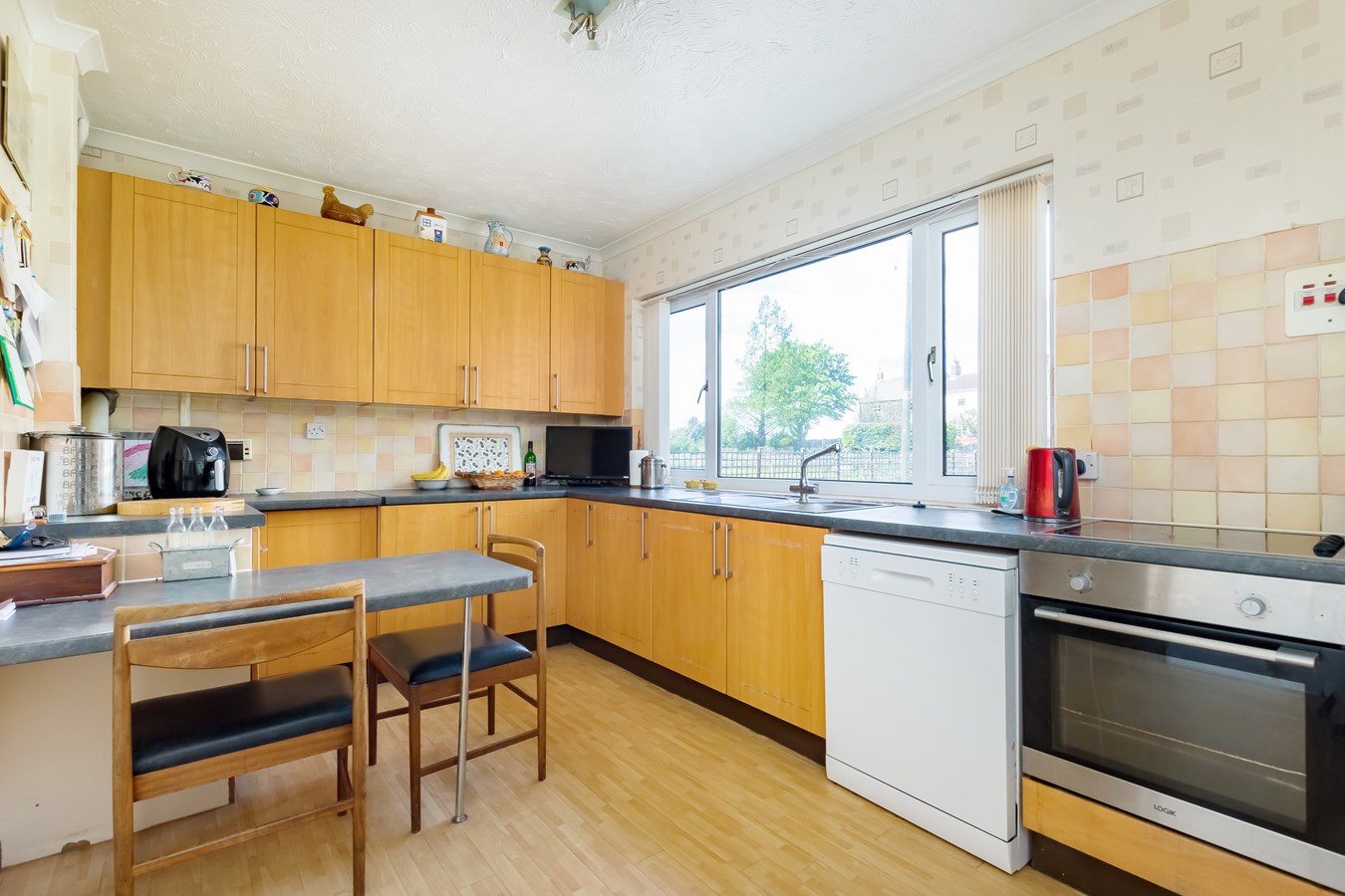 5 bedroom Detached House for sale in Acton Turville