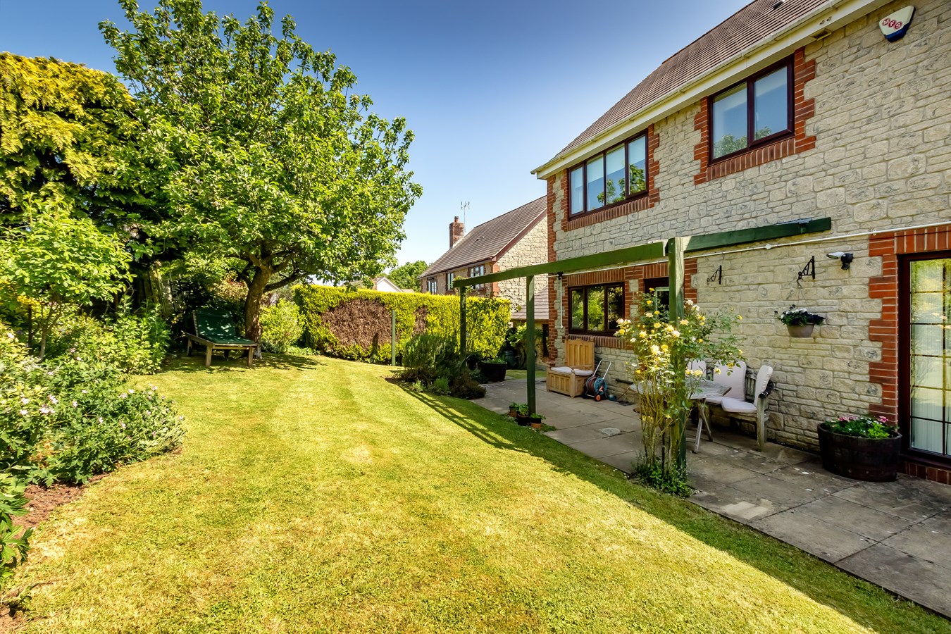 4 bedroom Detached House for sale in Wickwar