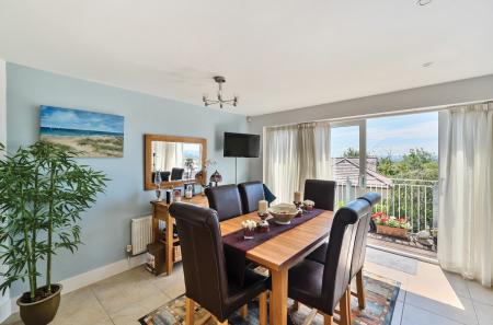 1326879-13-6877c6...